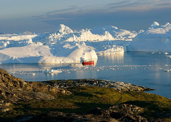 Mitten in der Wildnis erkunden wir den Eisfjord in Grönland