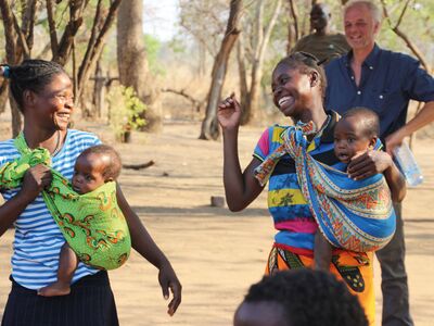 In Chifunda übernachten wir während der Safari und besuchen die Dorfbewohner