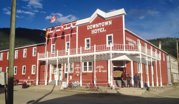 Goldwaschen am Klondike-River und Besichtigung von Dawson City