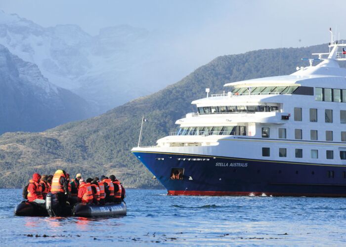 Mit dem Kreuzfahrtschiff kommen wir in die Fjorde Patagoniens