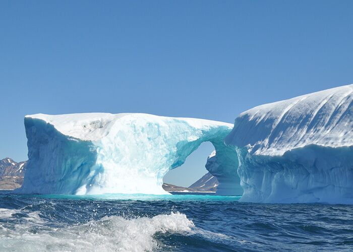 Spannende Eisformationen begegnen uns auf den Bootstouren