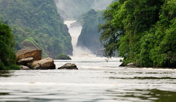 Bei Besuch der Murchison Falls unternimmt man am besten per Boot mit Reiseleitung
