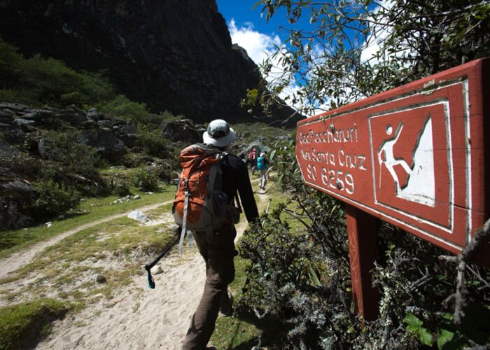 Wunderschöne Berglandschaften auf der ersten Etappe des Santa Cruz Trek