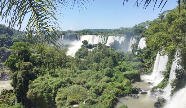 Wanderung und Besichtigung der Iguazu Wassefälle von Brasilien